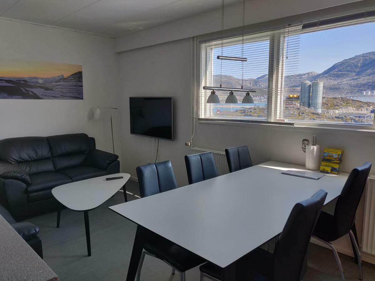 Vandrehuset 2 Og 3 Nuuk Buitenkant foto