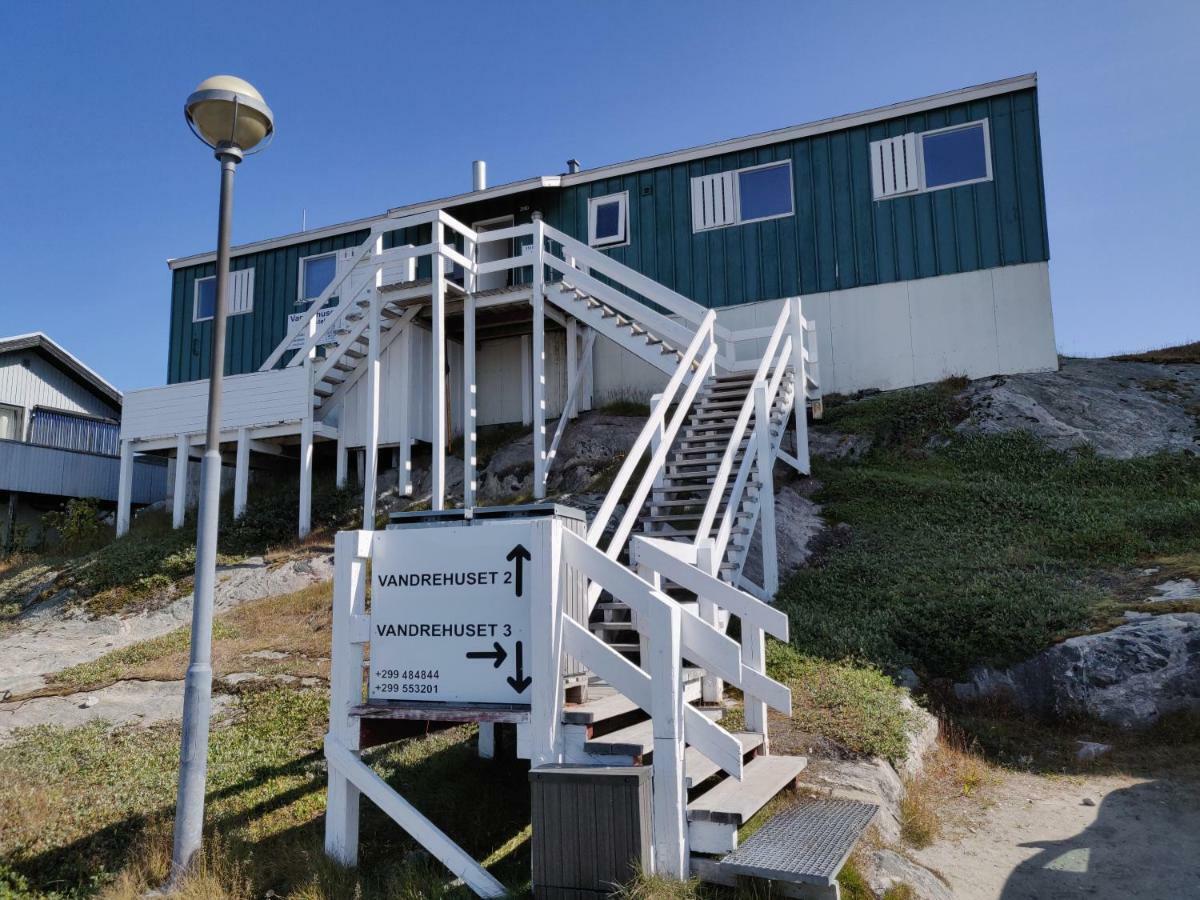 Vandrehuset 2 Og 3 Nuuk Buitenkant foto